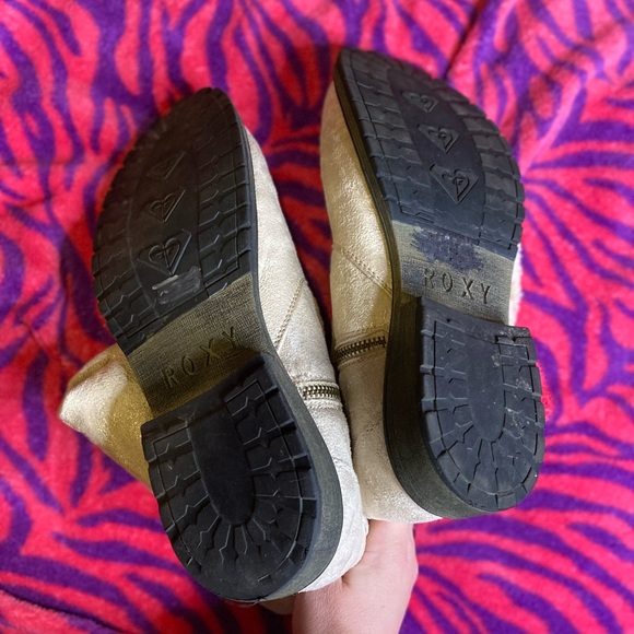 Tan Roxy boots - Picture 4 of 13